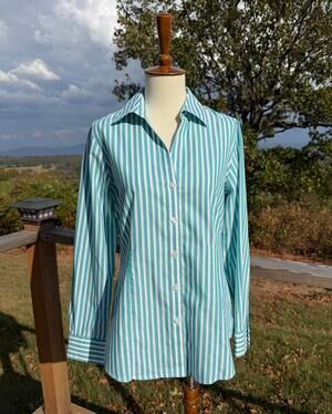 Foxcroft Wrinkle Free Teal & White Striped Long Sleeve Button Up Women’s Size S